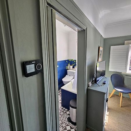 The Lodge Stanwell Екстер'єр фото